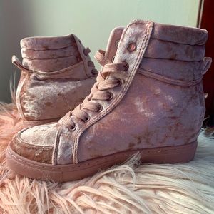 Brand new women’s fashion high top sneakers
